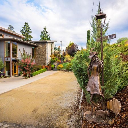 Cormier'S Studio Guest Suites Penticton Esterno foto
