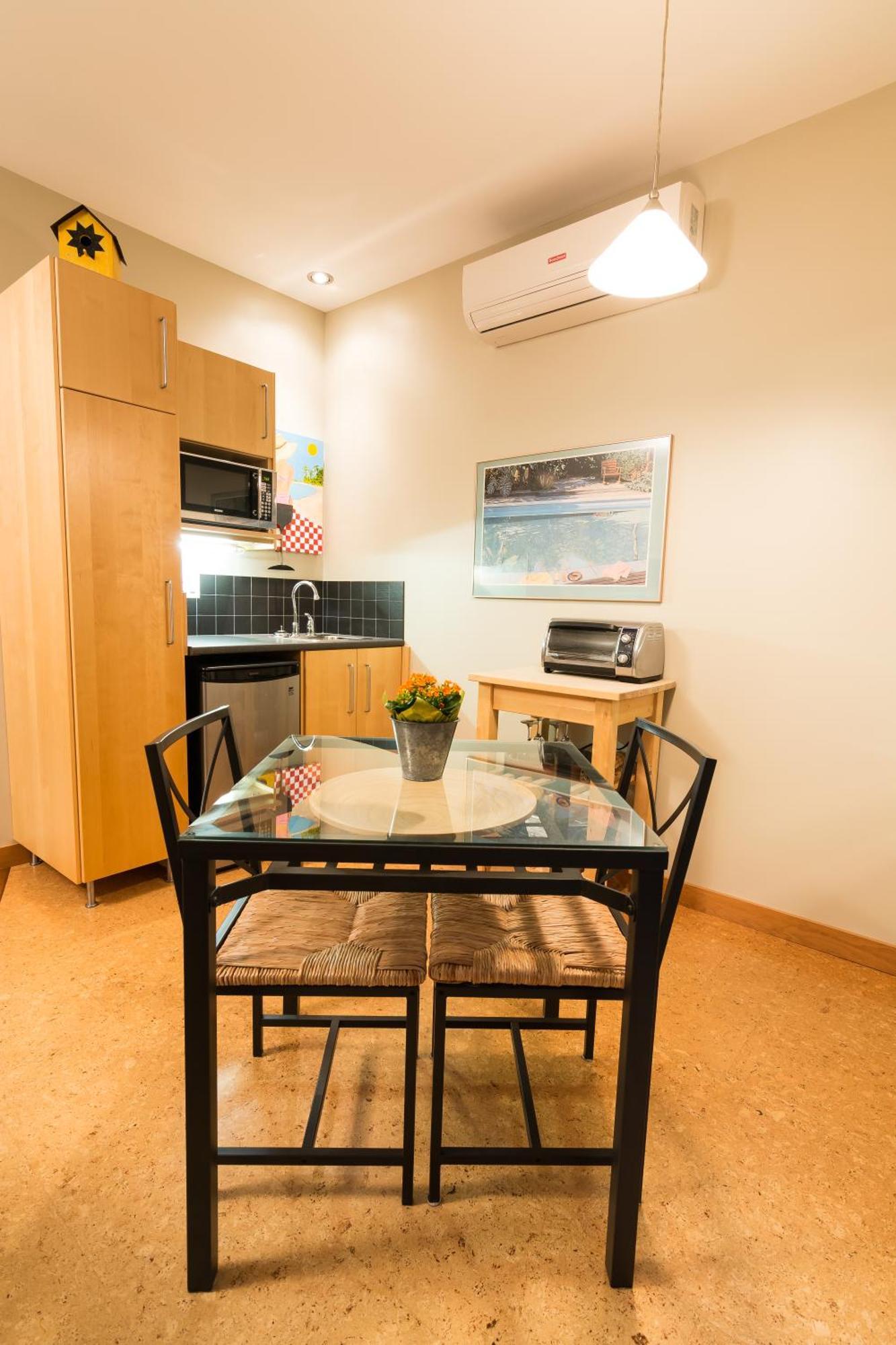 Cormier'S Studio Guest Suites Penticton Esterno foto