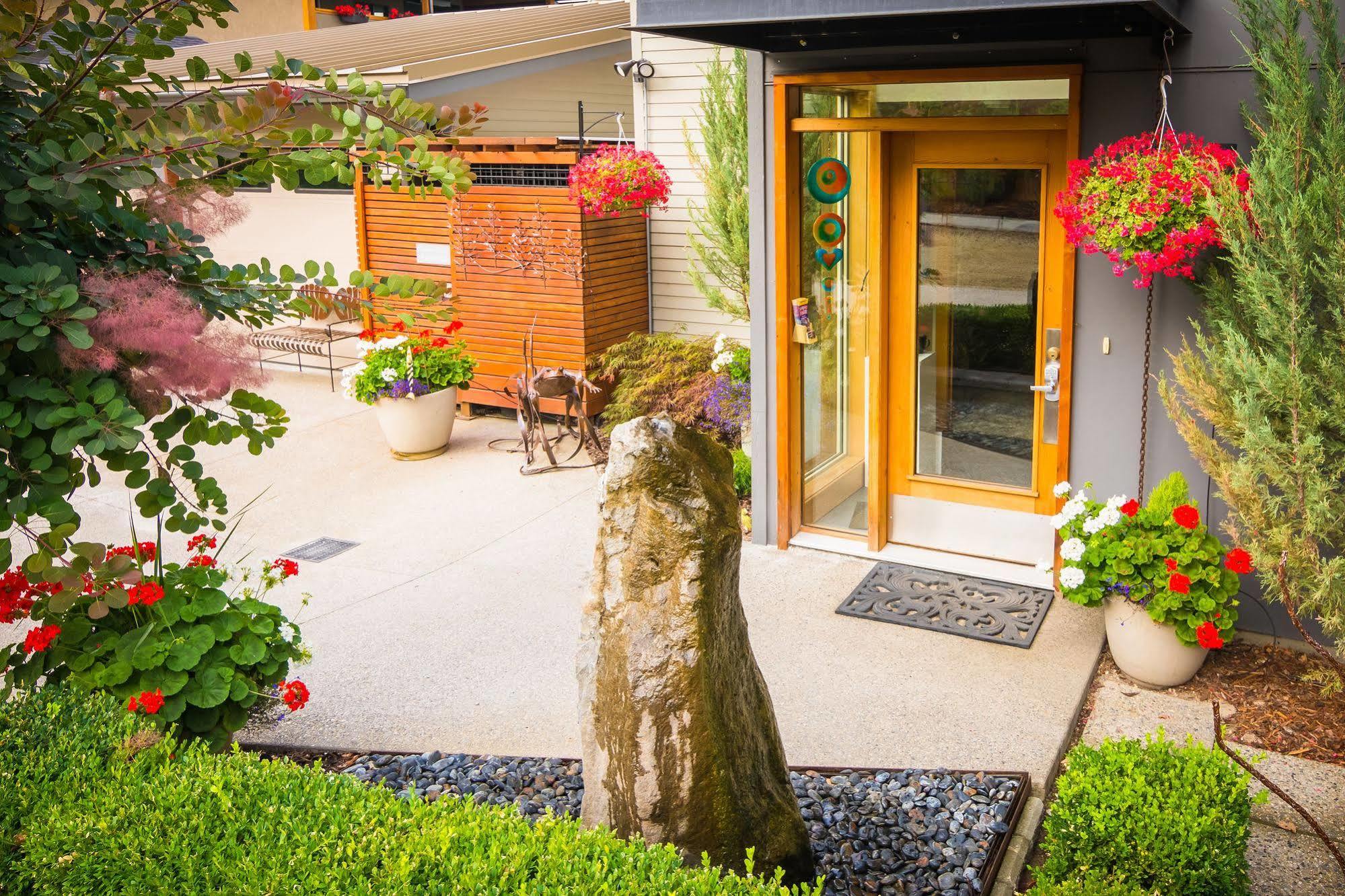 Cormier'S Studio Guest Suites Penticton Esterno foto
